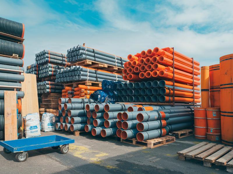 materiały hydrauliczna na regale